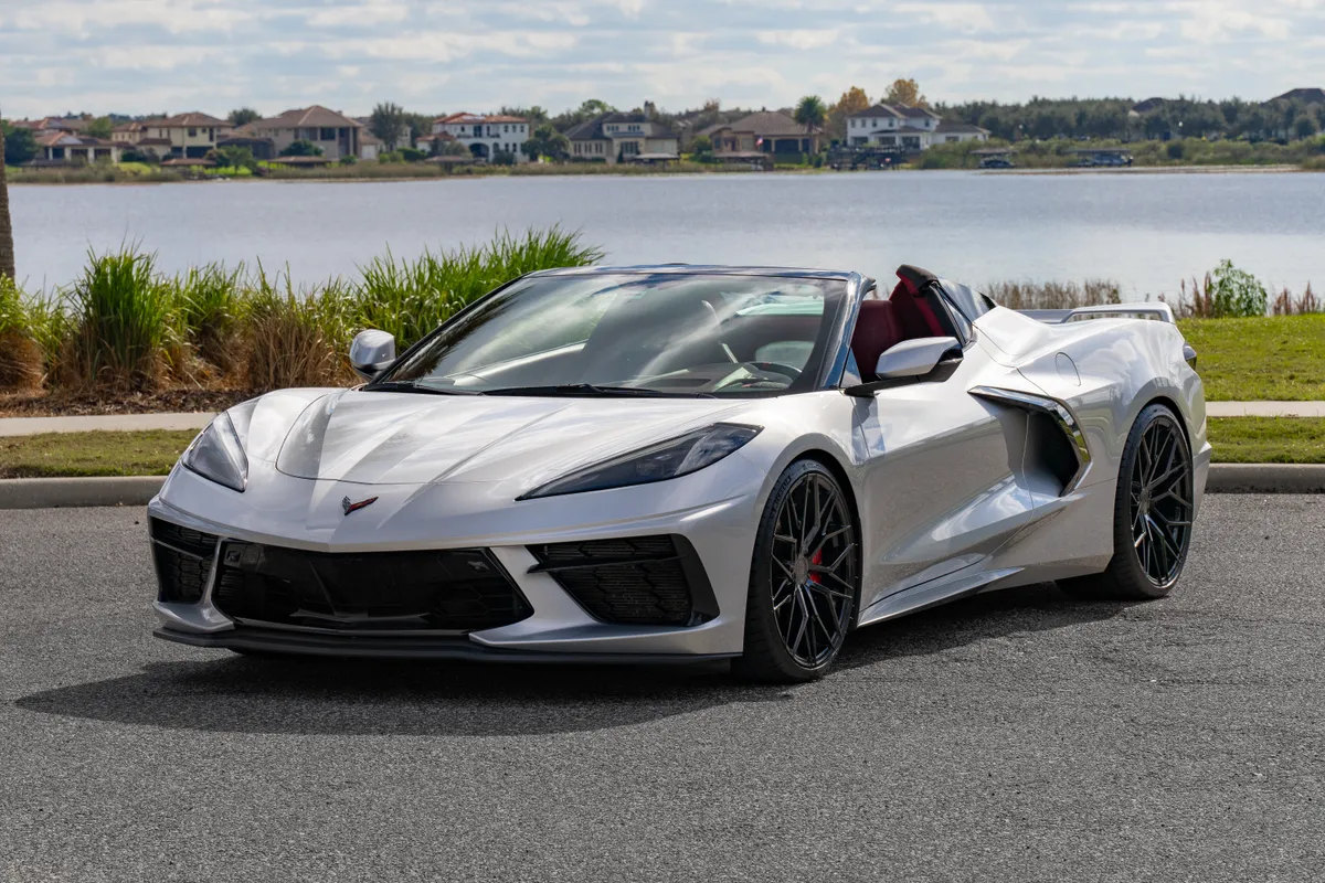 Chevrolet Corvette Stingray (C8) thumbnail 7