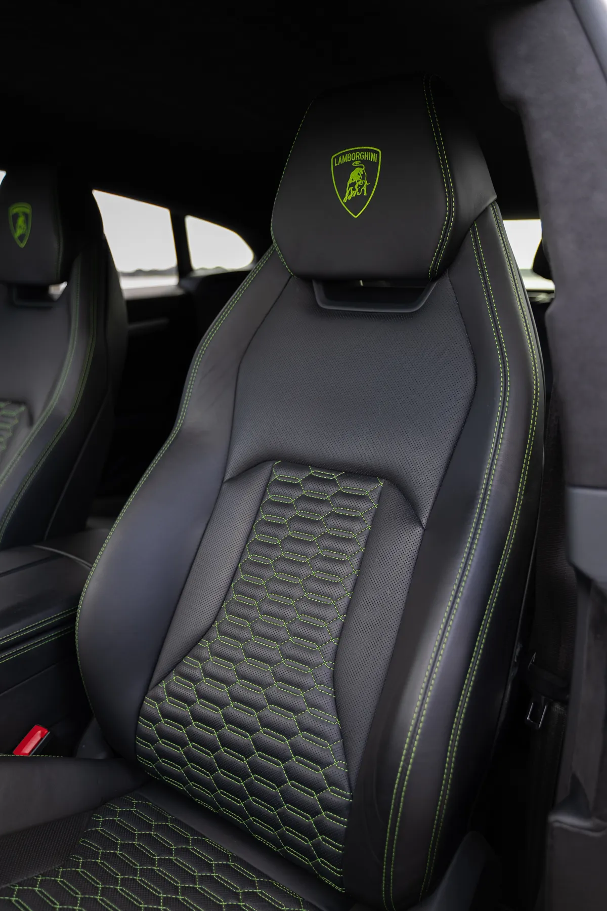 Lamborghini Urus thumbnail 7